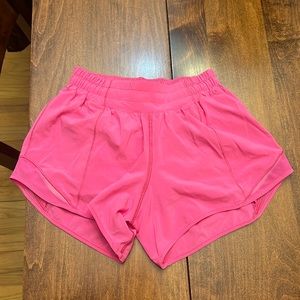 lululemon hotly hot low rise lined short 2.5. In color sonic pink